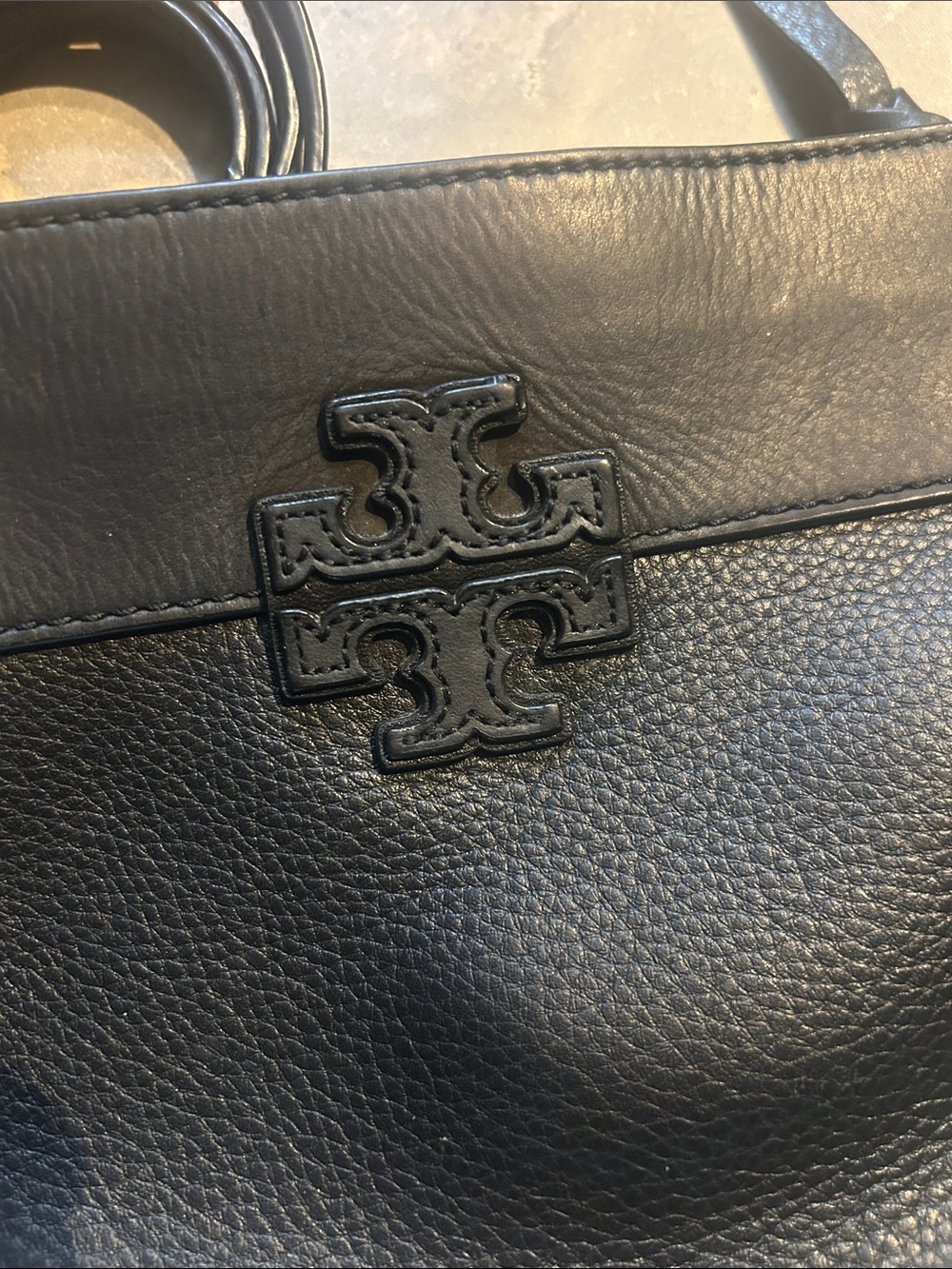 Tory Burch Black Pebbled Leather Crossbody with Logo - Picture 2 of 4